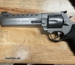 Taurus 44 Magnum revolver